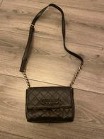 Zwarte Guess Schoudertas, Sieraden, Tassen en Uiterlijk, Tassen | Damestassen, Ophalen of Verzenden, Gebruikt, Zwart, Schoudertasje