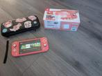 Nintendo Switch Lite coral met hoes en schermprotector, Spelcomputers en Games, Spelcomputers | Nintendo Switch Lite, Ophalen of Verzenden