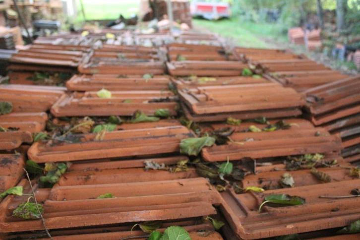 Rode mulden dakpannen allerlei merken + hulpstukken, Doe-het-zelf en Verbouw, Dakpannen en Dakbedekking, Gebruikt, Dakpannen, Steen of Klei