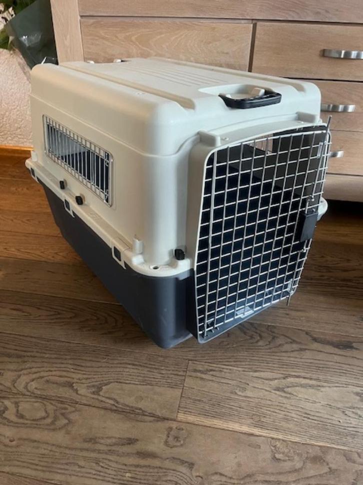 Reisbench reiskennel transportbox, Dieren en Toebehoren, Hondenbenches, Zo goed als nieuw, Ophalen