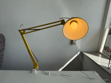 Gele Vintage bureaulamp beschikbaar voor biedingen