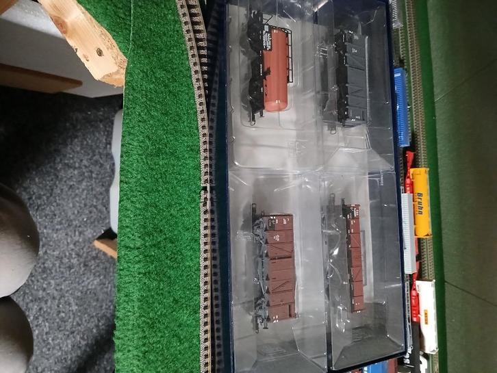 1 nieuwe 4 delige wagons set van liliput ho in doos, Hobby en Vrije tijd, Modeltreinen | H0, Nieuw, Wagon, Gelijkstroom, Liliput