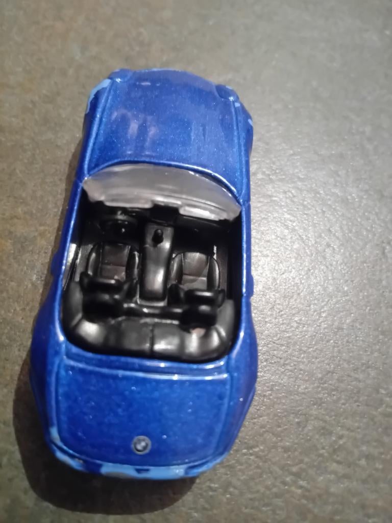 Voiture Miniature BMW Z8 1/18 Maisto - Bleue - NEUVE Dans Sa Boîte