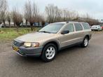Volvo XC70 met lage km stand! 2004, 1800 kg, Beige, XC70, Leder