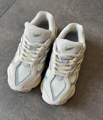 New Balance 9060 Nieuw Staat Maat 38 beschikbaar voor biedingen