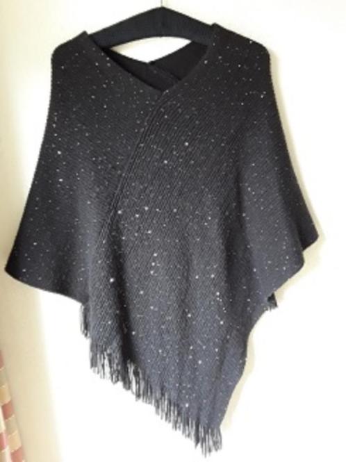 CAPE, STOLA, 2 verschillende, Kleding | Dames, Truien en Vesten, Zo goed als nieuw, Maat 42/44 (L), Overige kleuren, Ophalen of Verzenden