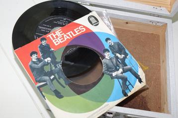 single The Beatles Roll over Beethoven , Hold me tight beschikbaar voor biedingen