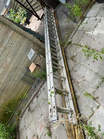 2 x 14 treden aluminium Excelsior ladder 14kg beschikbaar voor biedingen