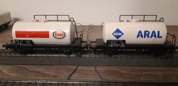 2x Ketelwagen Märklin 4440 + 4441 Esso Aral beschikbaar voor biedingen