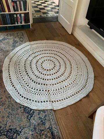Prachtig gehaakt kleed 150 cm beschikbaar voor biedingen