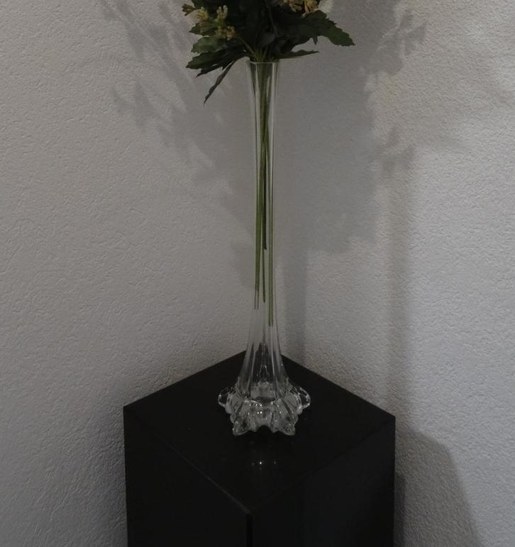 Sierlijke hoge vaas van kristal, Antiek en Kunst, Antiek | Glas en Kristal, Ophalen of Verzenden