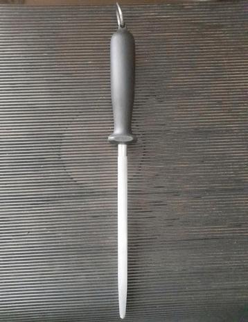 Nieuwe Solingen messcherper/wetstaal van chroom + vanadium beschikbaar voor biedingen