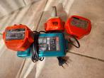 MAKITA oplader met 2 goede en 1 mindere accu., Ophalen, Variabele snelheid, Boor- en Schroefmachine, Gebruikt