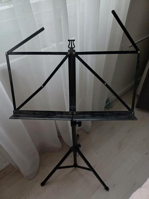 K&M Muziekstandaard - Stevig en Zwart, Muziek en Instrumenten, Standaards, Gebruikt, Muziekstandaard, Dwarsfluit, Gitaar, Klarinet
