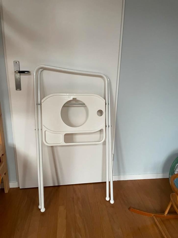 Babybadje met standaard, Kinderen en Baby's, Badjes en Verzorging, Zo goed als nieuw, Badje, Overige merken, Standaard, Ophalen
