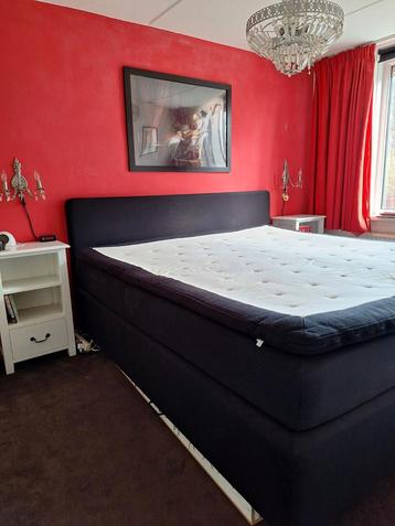 Extra groot boxspringbed met opbergruimte 200 x 210 (220) beschikbaar voor biedingen