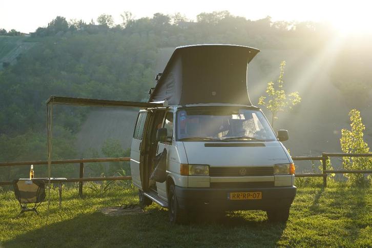 Volkswagen T4 California 1991 Wit, Auto's, Volkswagen, Particulier, Transporter, Bluetooth, Trekhaak, Diesel, Overige carrosserieën