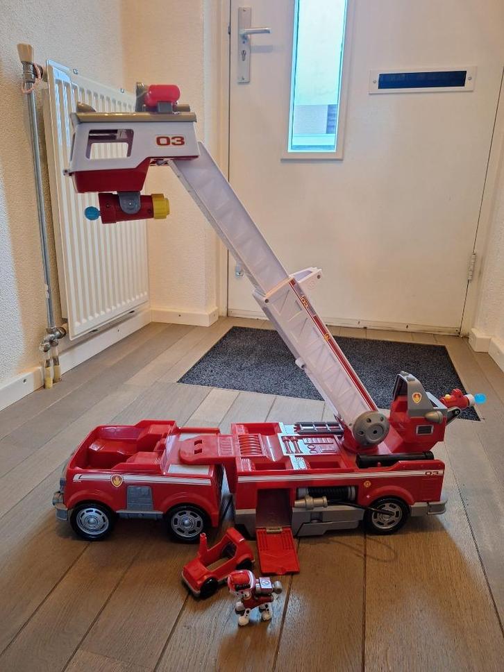 Paw patrol uitschuifbare brandweer auto met Marshall, Kinderen en Baby's, Speelgoed | Actiefiguren, Zo goed als nieuw, Ophalen