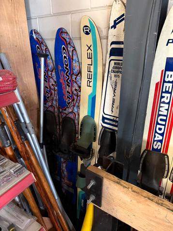 17 waterski's in een partij beschikbaar voor biedingen