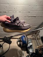 Yeezys, Ophalen, Gedragen
