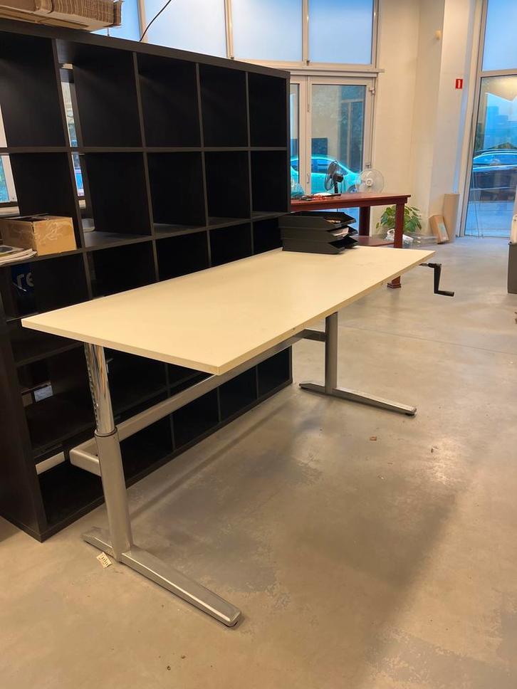Verstelbaar Bureau - Gebruikt, Huis en Inrichting, Bureaus, Gebruikt, Bureau, In hoogte verstelbaar, Ophalen