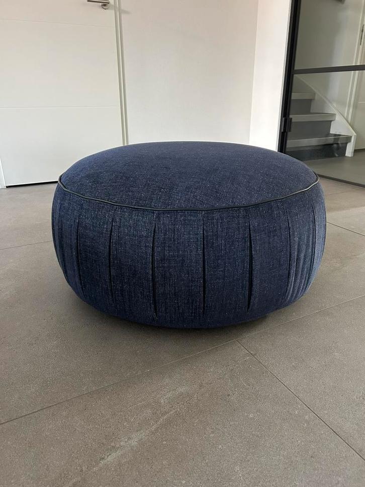 Leolux design Capri hocker pouf bijzettafel verrijdbaar 80cm, Huis en Inrichting, Banken | Voetenbanken en Poefen, Zo goed als nieuw