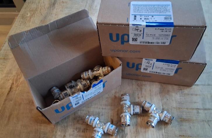 Uponor s-press plus perskoppelling16-16-16mm €50,- per doos, Doe-het-zelf en Verbouw, Verwarming en Radiatoren, Nieuw, Overige typen