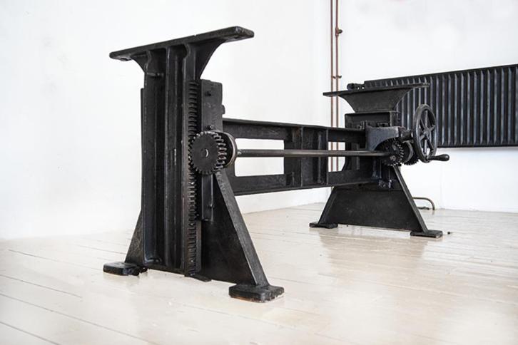 Tafel onderstel gietijzer opdraaibaar eettafel bartafel, Huis en Inrichting, Tafels | Eettafels, Nieuw, 50 tot 100 cm, 150 tot 200 cm