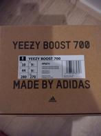 Yeezys Res Blue maat 44, Blauw, Sportschoenen, Ophalen of Verzenden, Zo goed als nieuw