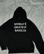 Zwarte Hoodie - World's Okayest Barista, Kinderen en Baby's, Kinderkleding | Maat 158, Ophalen of Verzenden, Zo goed als nieuw