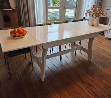 Eettafel uitschuifbaar -  vintage uitstraling  beschikbaar voor biedingen