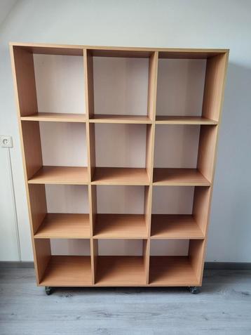 Grenen dossierkast op wieltjes beschikbaar voor biedingen