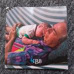 Bijdehandboekje voor opa's en oma's - cadeauboekje, Ophalen of Verzenden, Zo goed als nieuw, IBB