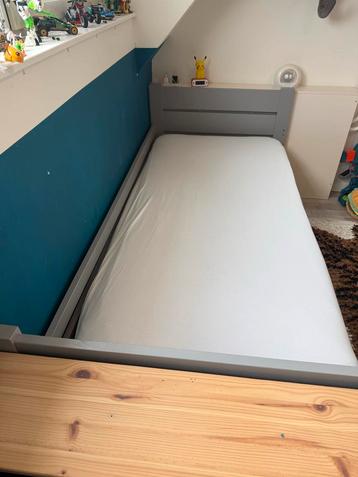 Kinderbed met 2 lades - Eenpersoons beschikbaar voor biedingen