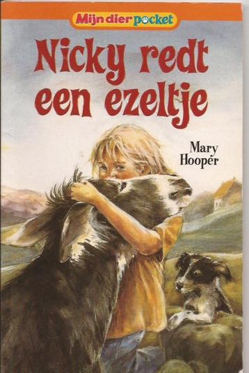 Mary Hooper Nicky redt een ezeltje beschikbaar voor biedingen