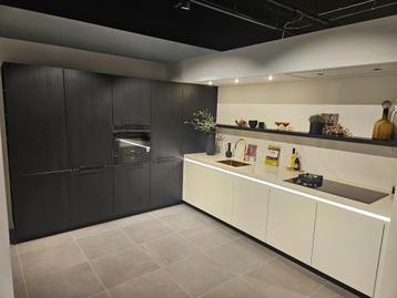 BO015- Systemat AV4030 showroom keuken beschikbaar voor biedingen