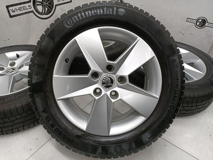Skoda Octavia lichtmetaal velgen 16"inch winterbanden, Auto-onderdelen, Banden en Velgen