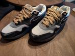 Nike Air Max 1 Big Head Mode 'GoldenEye'. 44,5, Kleding | Heren, Schoenen, Overige kleuren, Nike, Nieuw, Ophalen of Verzenden