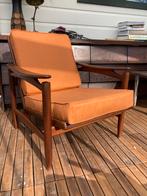 Vintage scandinavische fauteui, opnieuw gestoffeerde kussens, Ophalen, Zo goed als nieuw