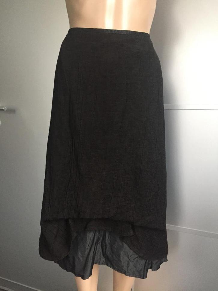 C74  Rudy Deboyer: zwart fluwelen rok rokje Maat 38=M, Kleding | Dames, Rokken, Zo goed als nieuw, Maat 38/40 (M), Zwart, Onder de knie