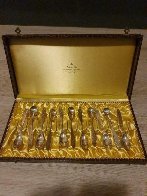 11 zilveren ( 835 ) theelepels fantasiebloemen, Antiek en Kunst, Antiek | Bestek, Verzenden