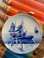 Wandbord blauw zee 23 cm tweemaster boot Delft, Ophalen of Verzenden