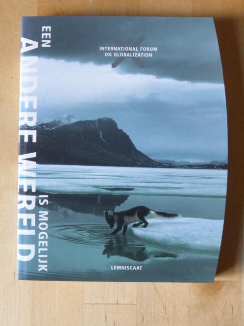 Int forum Globalization-Een andere wereld is mogelijk [1655], Boeken, Politiek en Maatschappij, Zo goed als nieuw, Maatschappij en Samenleving