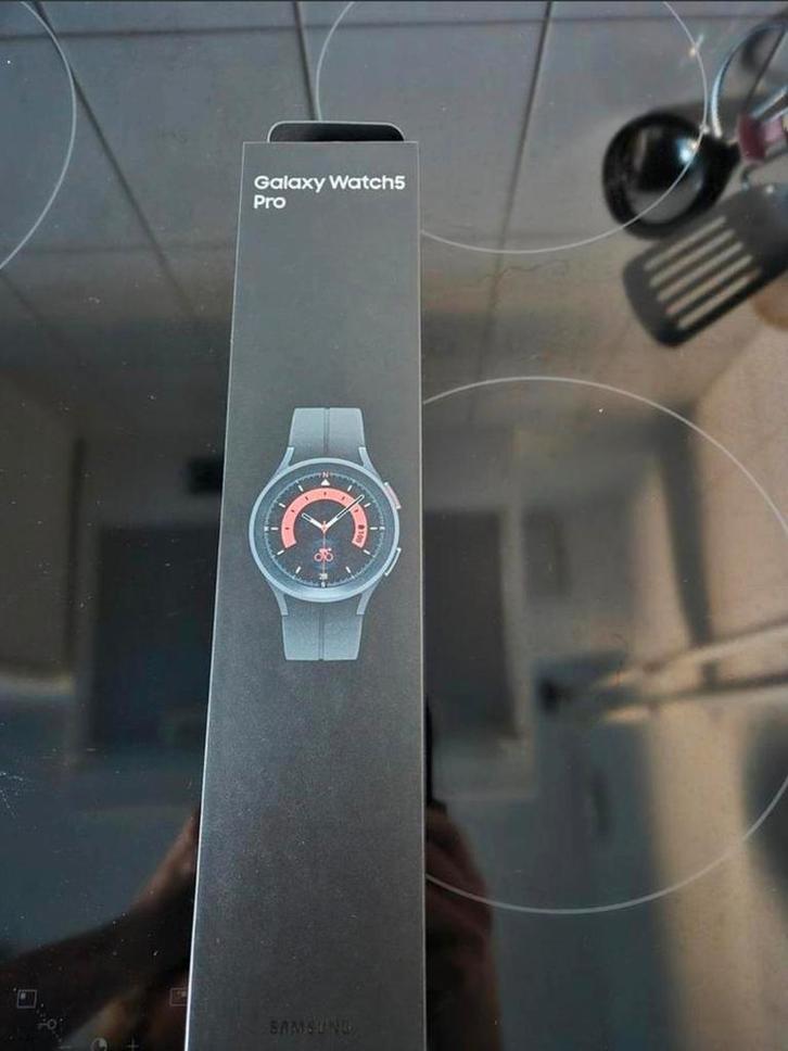 Samsung Galaxy Watch5 Pro (45mm, LTE) - Zwart., Sieraden, Tassen en Uiterlijk, Smartwatches, Nieuw, Android, Zwart, GPS, Waterdicht