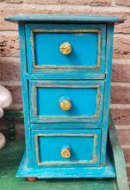 Klein turquoise houten ladekastje, Minder dan 50 cm, Gebruikt, Ophalen of Verzenden, Minder dan 100 cm