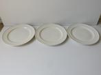 3 Petrus Regout Maastricht platte borden 24 cm, Gebruikt, Ophalen of Verzenden, Bord(en), Effen