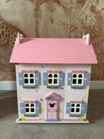 Groot houten poppenhuis met meubeltjes en poppen, Ophalen, Gebruikt