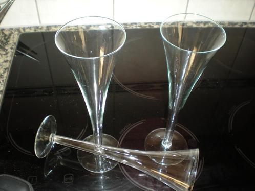 te koop 9 prachtige glazen champagne flutes, Huis en Inrichting, Keuken | Servies, Nieuw, Glas of Glazen, Effen, Glas, Ophalen of Verzenden
