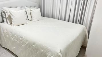 Boxspring  beschikbaar voor biedingen