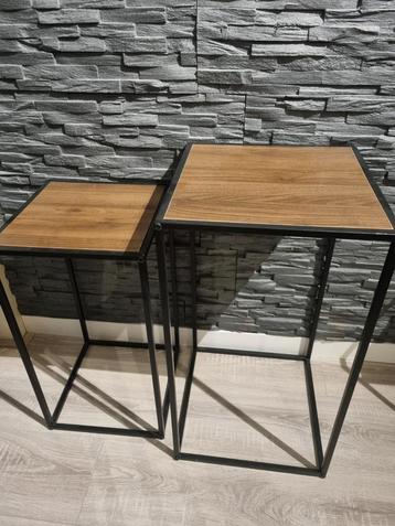 Zuilen en vazen - 2 maten beschikbaar voor biedingen